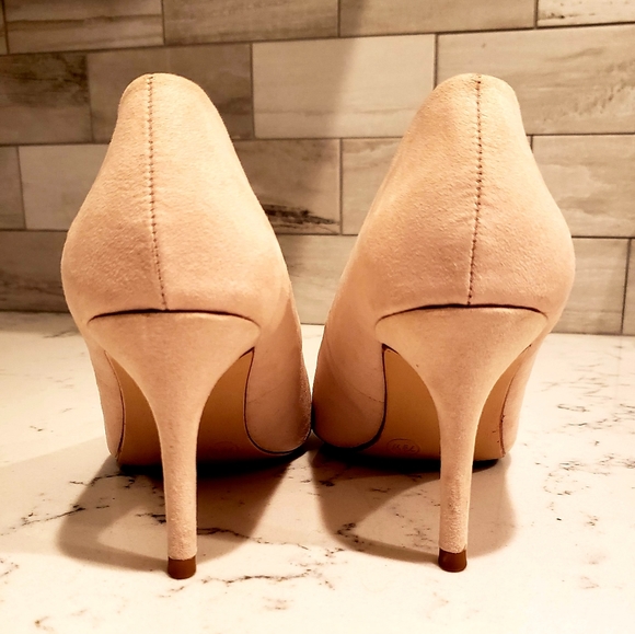 Heels - Picture 3 of 5